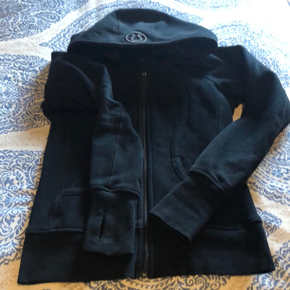 Lululemon scuba jacket black size 6